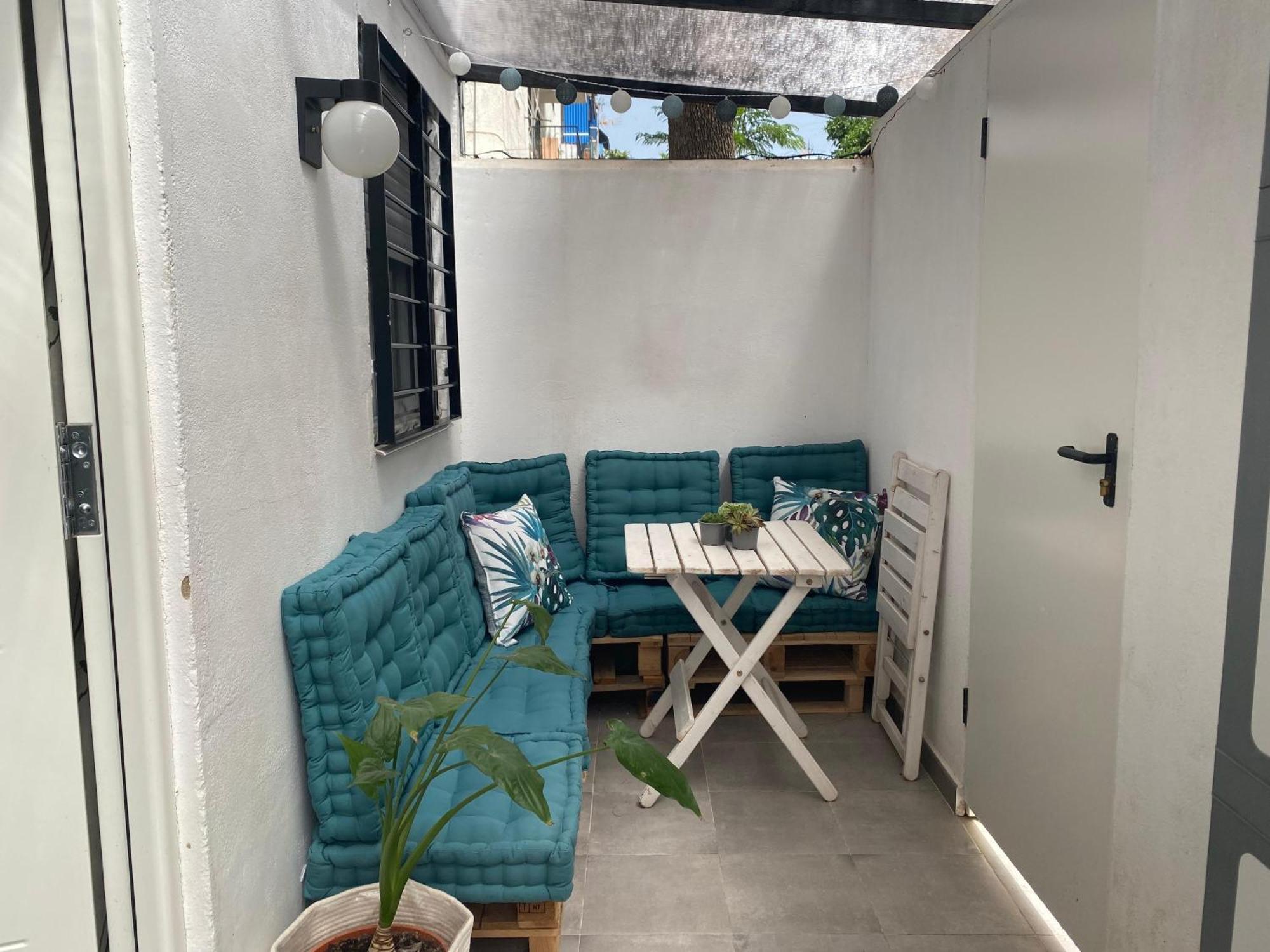 Caroli Hideout